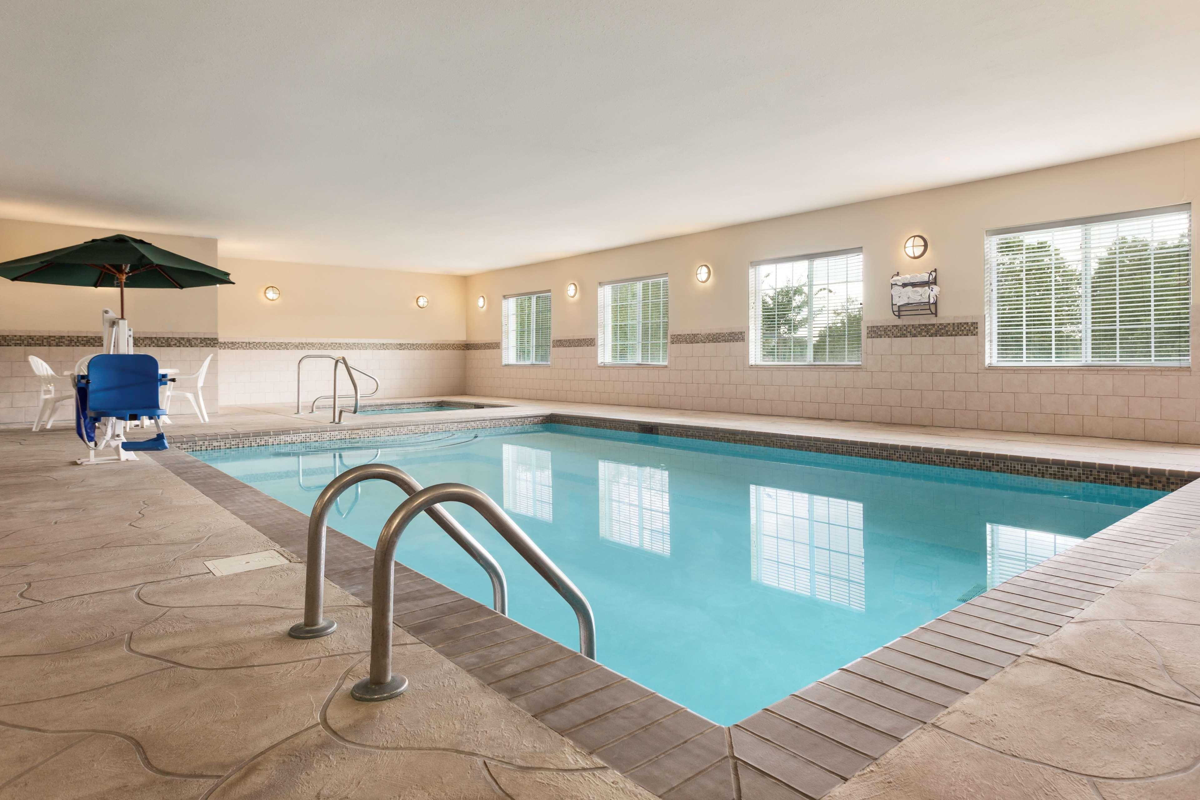 Country Inn & Suites By Radisson, Madison, Al Buitenkant foto