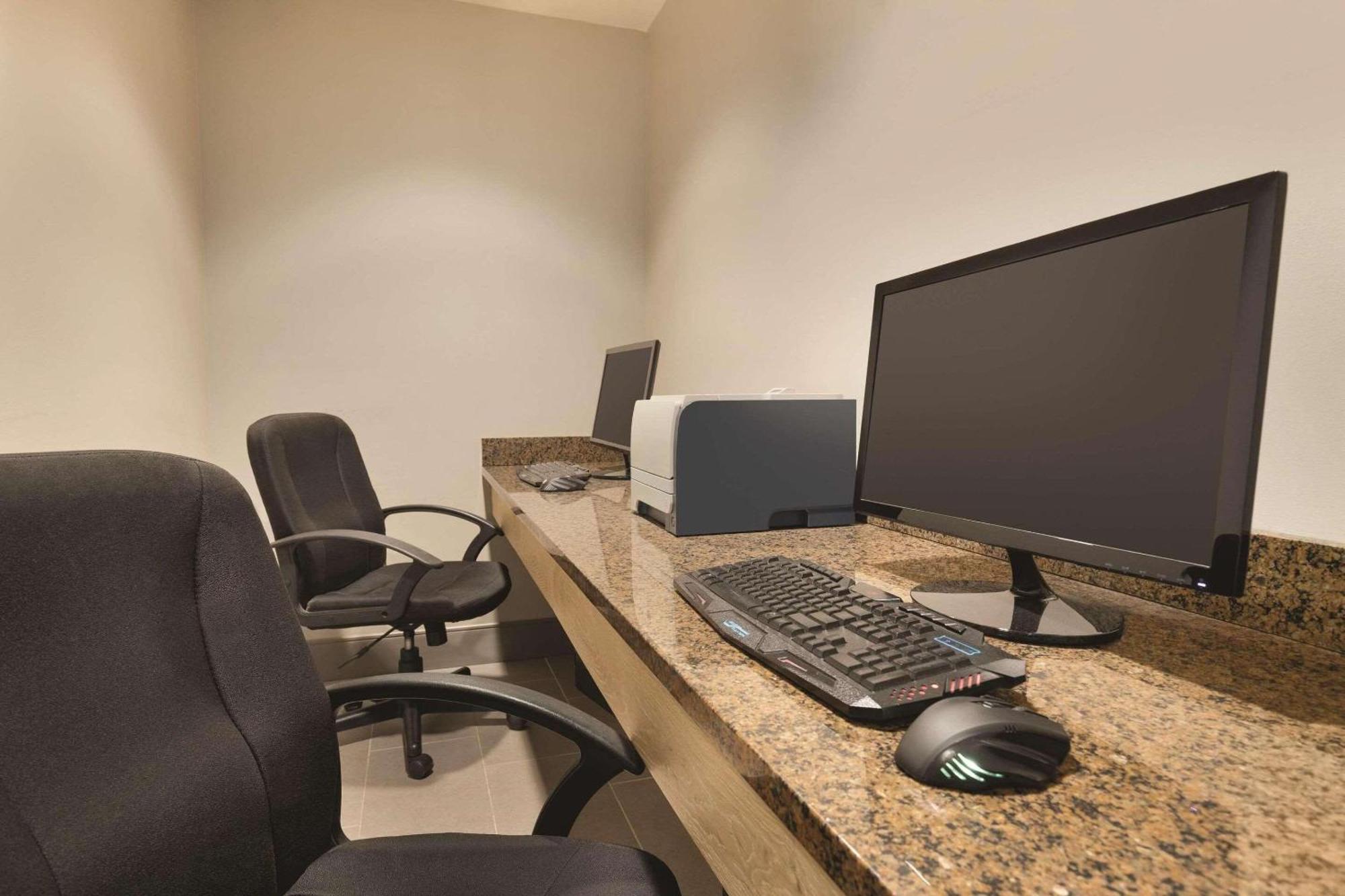 Country Inn & Suites By Radisson, Madison, Al Buitenkant foto