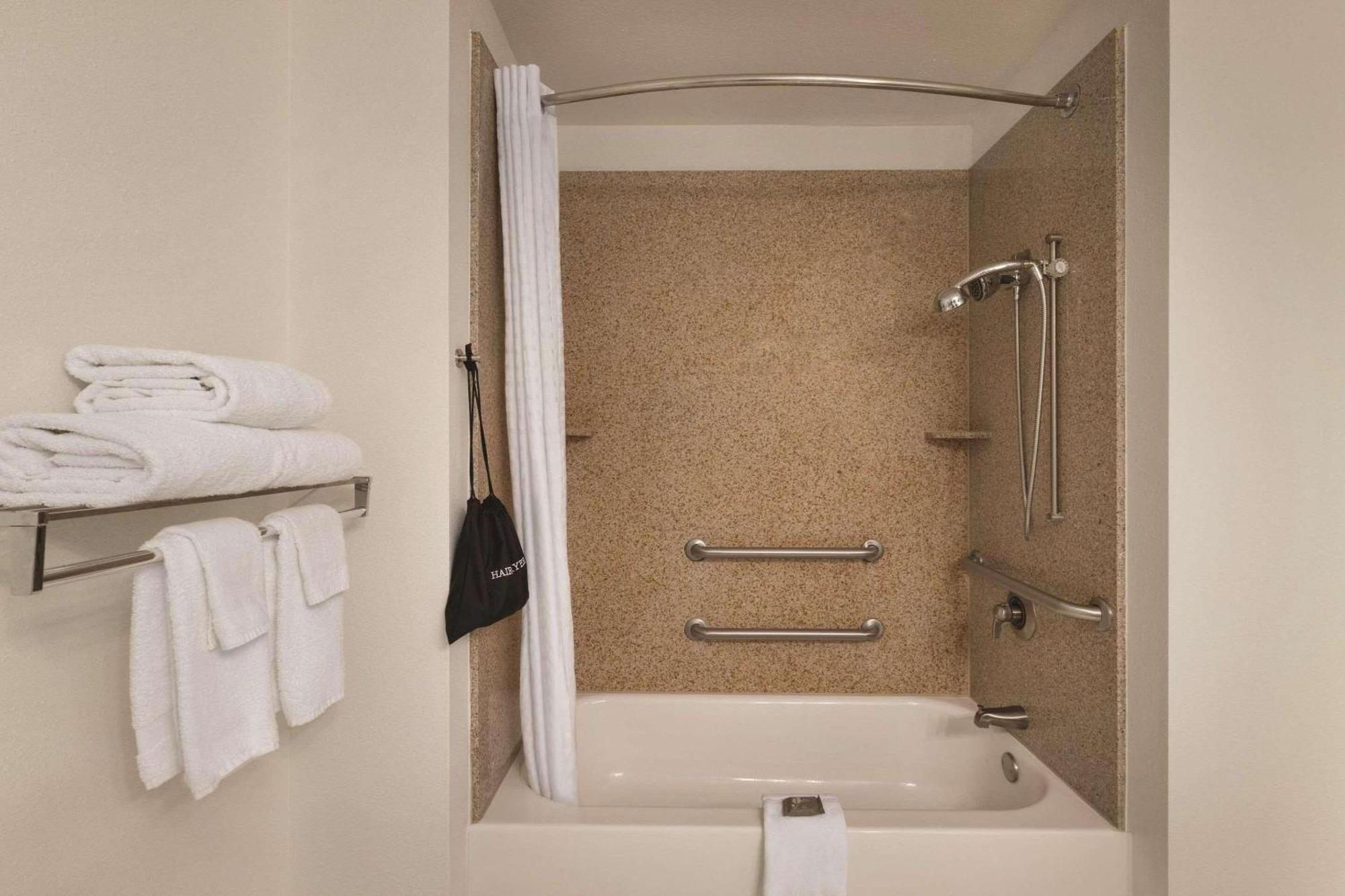Country Inn & Suites By Radisson, Madison, Al Buitenkant foto